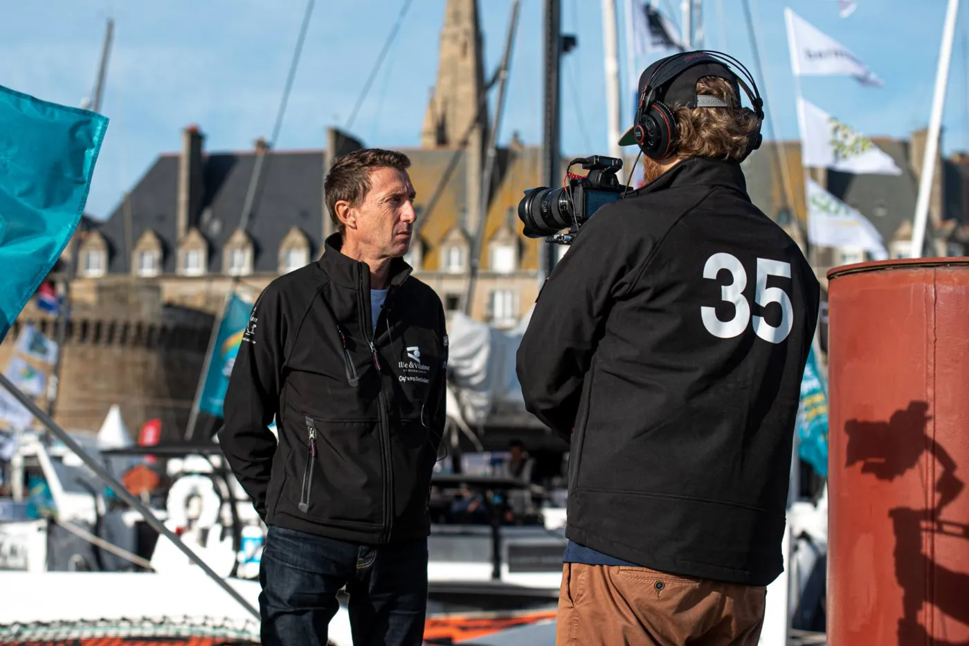 Interview filmée de Fabrice Payen devant les remparts